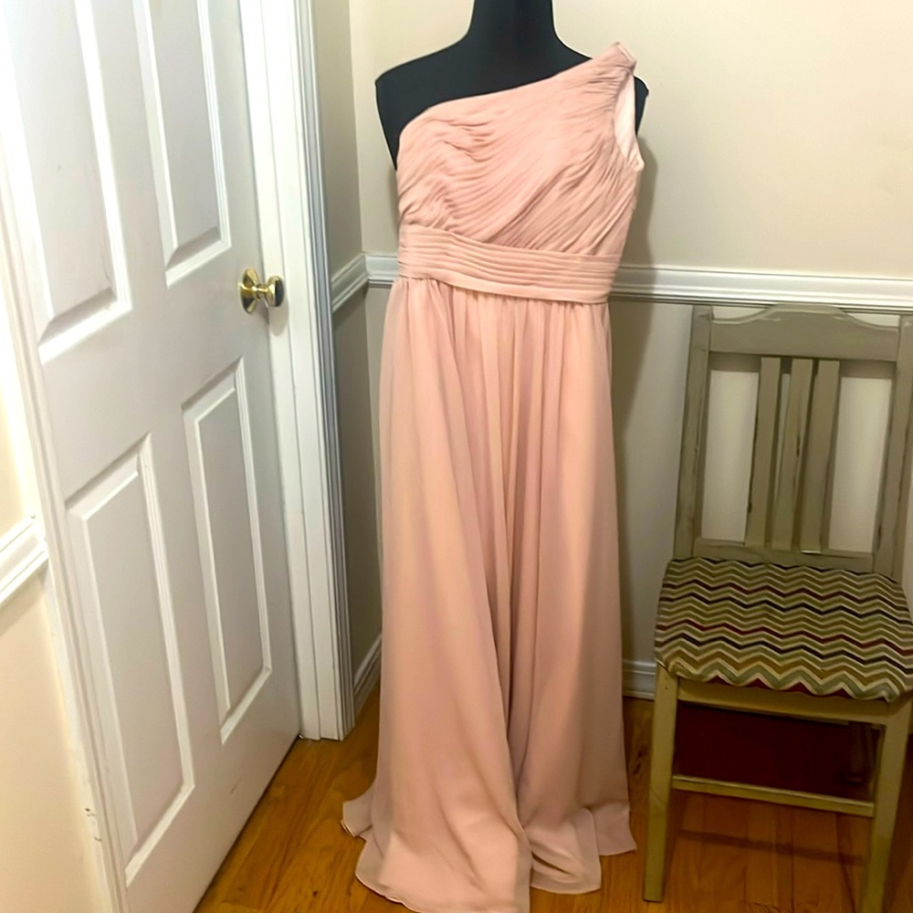 Formal dress. Great for bridesmaid, mother of the bride, or any formal event.